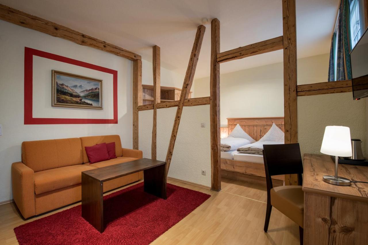 Zur Krone Hotel 2*