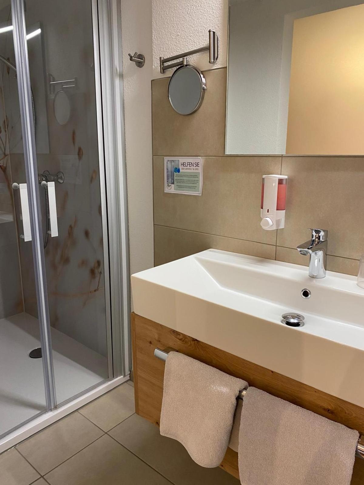 Zur Krone Hotel 2*